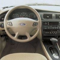 : панель Ford Taurus