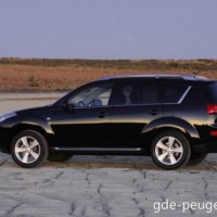 : Peugeot 4007 фото сбоку