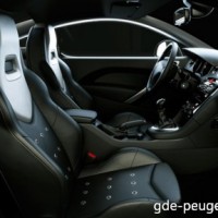: Peugeot RCZ передние сиденья
