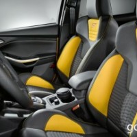 : Ford Focus ST передние сиденья