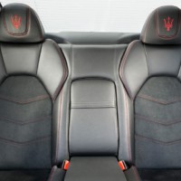 : Maserati GranTurismo MC Stradale задние сиденья