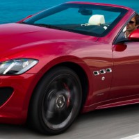 : Maserati GranCabrio Sport вид спереди, сбоку