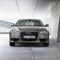 Audi А6: спереди