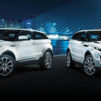 Range Rover Sport: спереди справа и слева